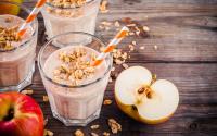Por que as pessoas estão tomando vitamina de aveia e maçã em jejum?