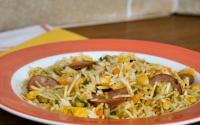 Arroz com calabresa e batata palha