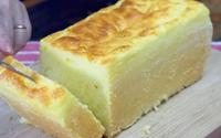 Esse pão de tapioca de liquidificador sem glúten é perfeito para o lanche da tarde: termino de fazer e já pego meu cafezinho