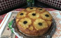 Bolo de abacaxi em calda