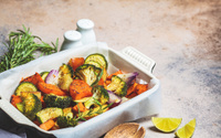 Poucos sabem, mas é assim que se come salada no inverno: gostoso, prático e bem aconchegante
