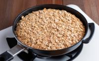 Bolo fofinho de frigideira com aveia bem gostoso e saudável para o seu café da manhã ou da tarde