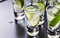 Qual a diferença entre aguardente, pinga e cachaça?
