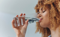 Sua água fica quente rápido? Essa dica fez minha bebida ficar gelada por mais tempo