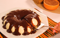 Pudim de coco com chocolate 