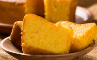 Troquei a farinha por aveia nesse bolo de milho fofinho: o segredo está no liquidificador