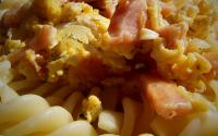 Macarrão com ovo mexido