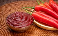 Esse molho de pimenta caseiro é espetacular: receita muito saborosa combina com tudo, do lanche ao churrasco