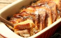 French toast de forno é o café da manhã chique e delicioso que a minha família não vive sem