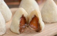 3 receitas doces com morango: geleia, coxinha de leite em pó e pavê