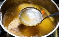 Essas partes do frango são as que mais acumulam parasitas: em nenhuma circunstância adicione ao caldo