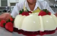 Com gelatina, com morango: mousse de leite ninho virou a sobremesa preferida do meu marido, tenho que fazer mês sim, outro também