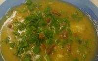 Caldo de mandioca com carne