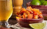 Torresmo na airfryer dá certo? Bora pururucar o porco e deixar mais crocante que o do boteco!