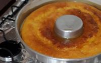 Bolo de milharina cremoso com laranja