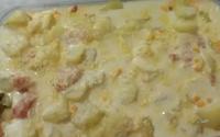 Coxa e sobre coxa de frango assada com ratatouille e batata duquese
