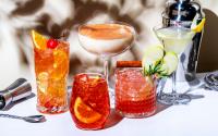 3 drinks com vodca fáceis para fazer o esquenta em casa nesse Carnaval