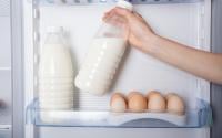É preciso saber onde guardar o leite na geladeira para não prejudicar a saúde, segundo especialistas