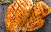 Pouca gente sabe, mas usar esse tempero no frango melhora a digestão e reduz inflamações