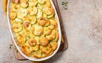 Fácil e deliciosa, essa caçarola de abobrinha e frango é a receita perfeita para fazer neste domingo para toda a família