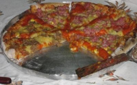 Pizza em forno à lenha