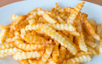 O truque do vinagre que os restaurantes não contam: batata frita sequinha e crocante na textura perfeita se faz assim