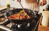 Quer saber como escolher a frigideira certa para a sua cozinha? Te mostramos três opções que vão fazer diferença na sua casa