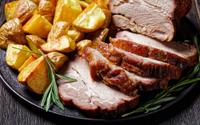 Paleta suína com batata ao forno