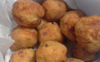 Bolinho de batata com salsicha