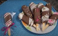 Bombom no palito para a Páscoa é a lembrancinha rápida e fácil para os atrasados fazerem agora!