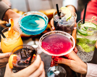 Já pensou em ficar bêbado sem consumir bebida alcoólica (e sem ressaca depois)? Saiba que agora é possível! Vem que a gente explica!