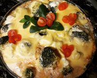 Peito de frango gratinado com brócolis