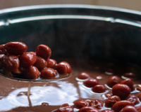 Todo mundo cozinha o feijão junto com esses alimentos, mas saiba que está errado!