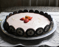 Torta mousse de morango e calipso branco