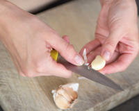 Como tirar o cheiro de alho das mãos: 3 métodos infalíveis que realmente funcionam