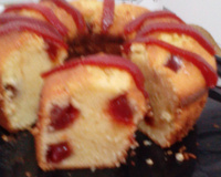 Bolo de fubá com goiabada