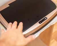 Você sabia que existe uma lixeira que abre sozinha? E ela custa menos do que você imagina