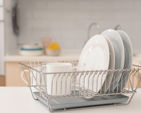 Deixe a sua cozinha brilhando: veja como manter o escorredor de pratos limpo!