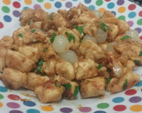 Frango com minicebolas