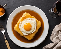 O que é a francesinha portuguesa e como preparar este almoço rápido e saboroso em 8 passos?