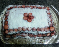 Bolo de chocolate com morangos