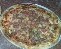 Massa de pizza com borda recheada