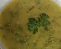 Caldo verde com ervilha