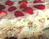 Pavê de leite ninho e morango