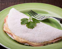 Pronta em 5 minutos: essa tapioca recheada é a opção perfeita para o lanche ou brunch