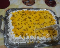 Bolo de maracujá recheado com mousse de maracujá