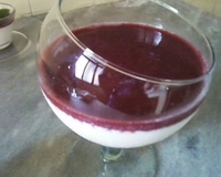 Panna cotta light com geleia de morango