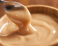 Sabia que é possível fazer doce de leite sem usar leite condensado ou açúcar? Aprenda esse preparo perfeito para você