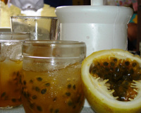 Caipirinha de maracujá com saquê