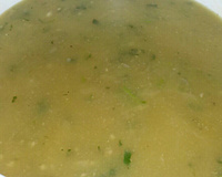 Caldo de carne moída com mandioca